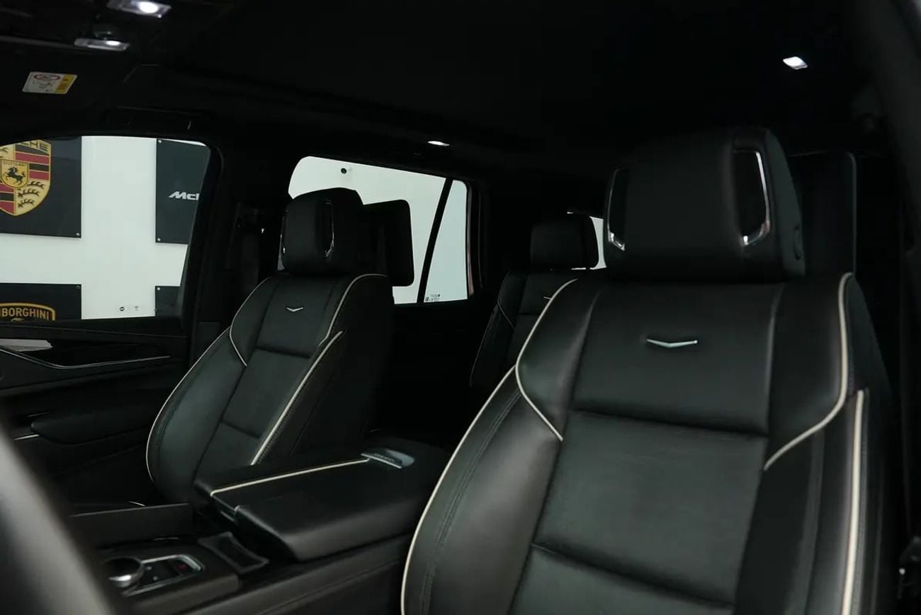 كاديلاك إسكالاد 600 بلاك إديشن GCC SPECS | BLACK EDITION | 6.2L V8 | 7 SEATS