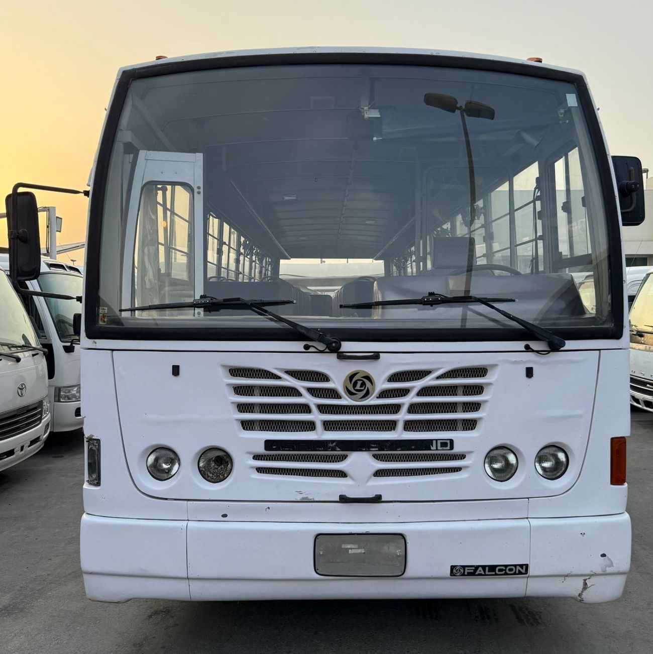 اشوك ليلاند فالكون