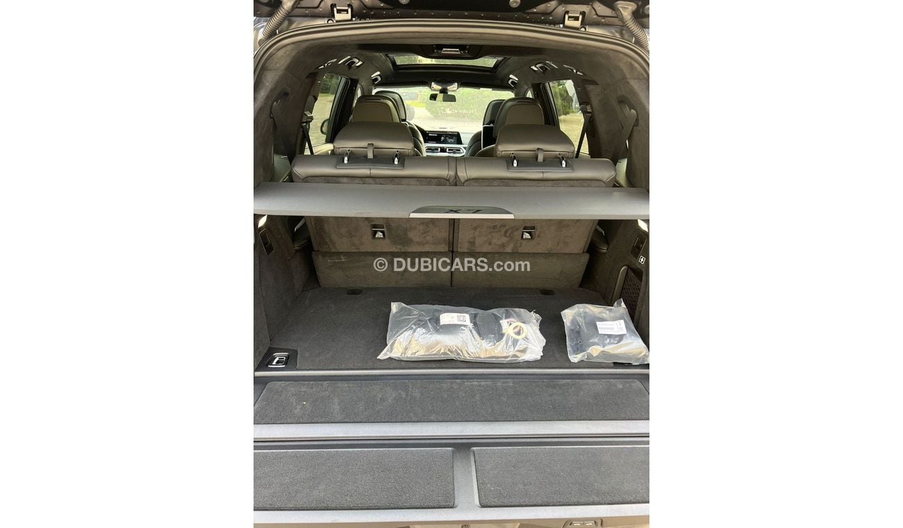 BMW X7 M50i Luxury BMW X7 M50I DARK SHADOW EDITION LIMITED