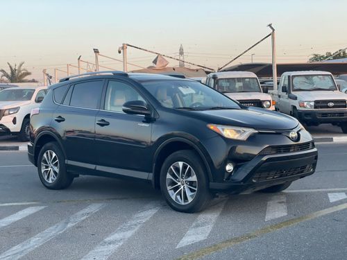 Toyota RAV4 2018 Toyota Rav4 XLE 4x4 Full Option Push Start - Sunroof - Hybrid Fuel - 40,000 Mileage
