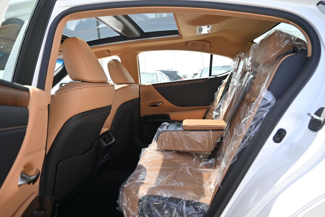 Lexus ES350 Exclusive 3.5L Lexus ES350 3.5L V6 Petrol, Color White Model 2025