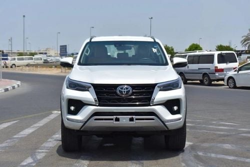 تويوتا فورتونر TOYOTA FORTUNER VX 2.8L DIESEL 4WD 7-SEATER AUTOMATIC