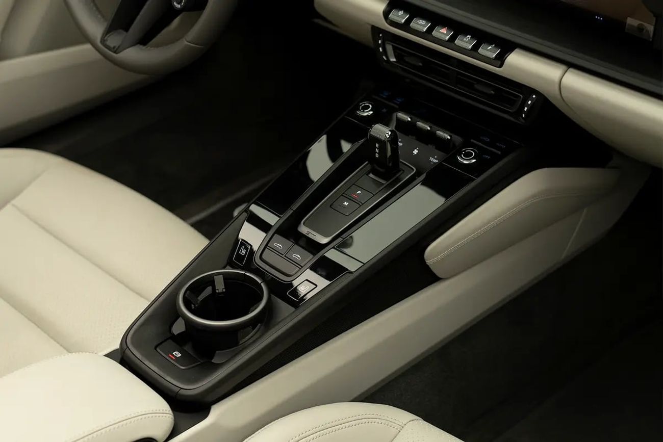 Porsche 911 PORSCHE | 992 TARGA 4 GTS | 2024MY | PTS COLOUR | DEALER WARRANTY Targa 4GTS 3.0L (450 HP)