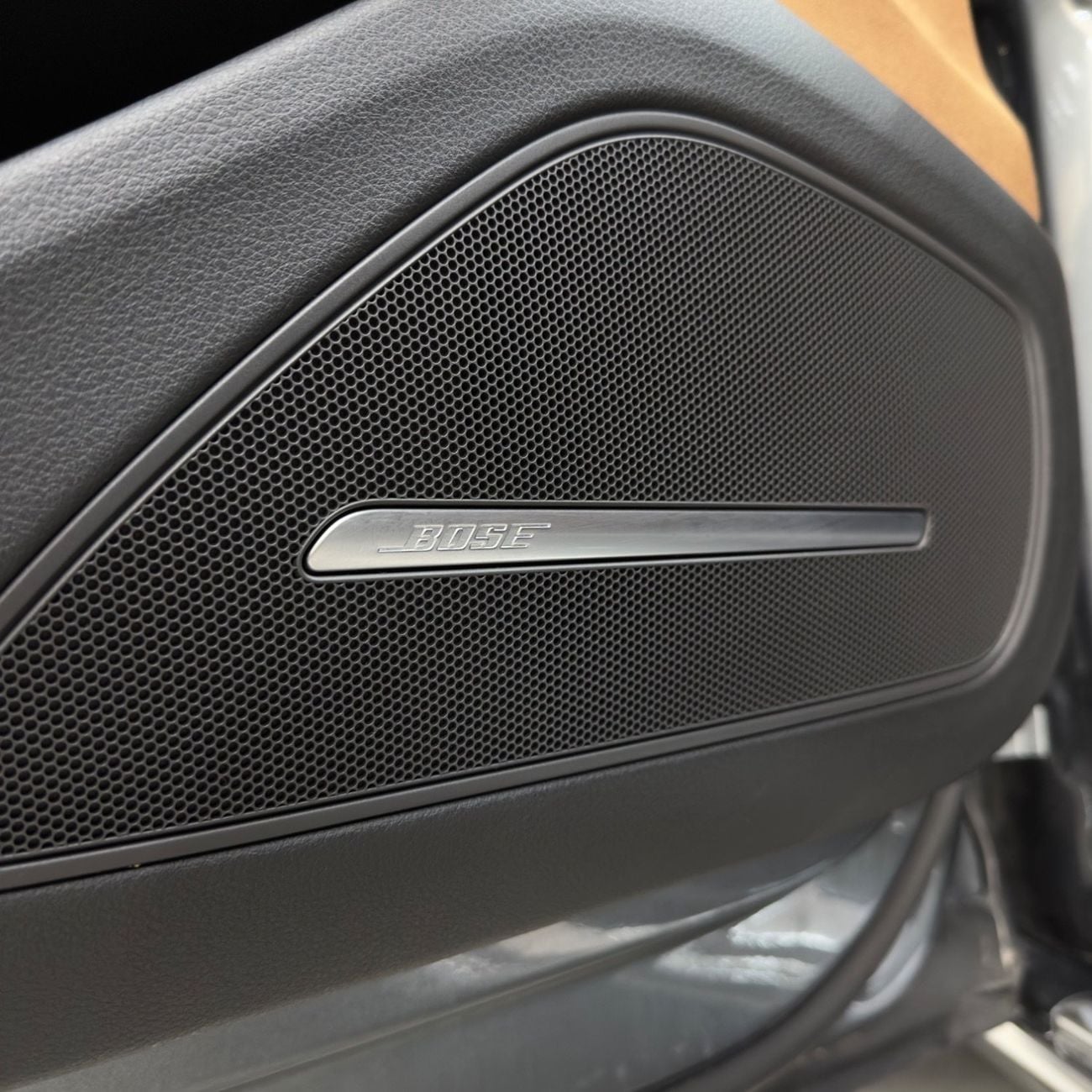 Audi A8 L 60 TFSI quattro Rear Package 4.0L