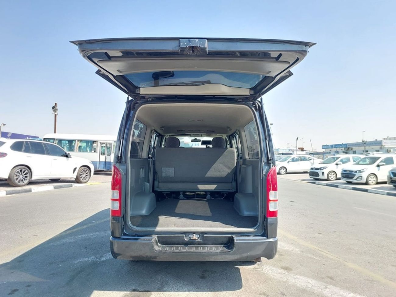 تويوتا هاياس (RAMADAN OFFER) TOYOTA HIACE VAN RHD 2005 MODEL 2.0 L PETROL AUTOMATIC(PM26783)