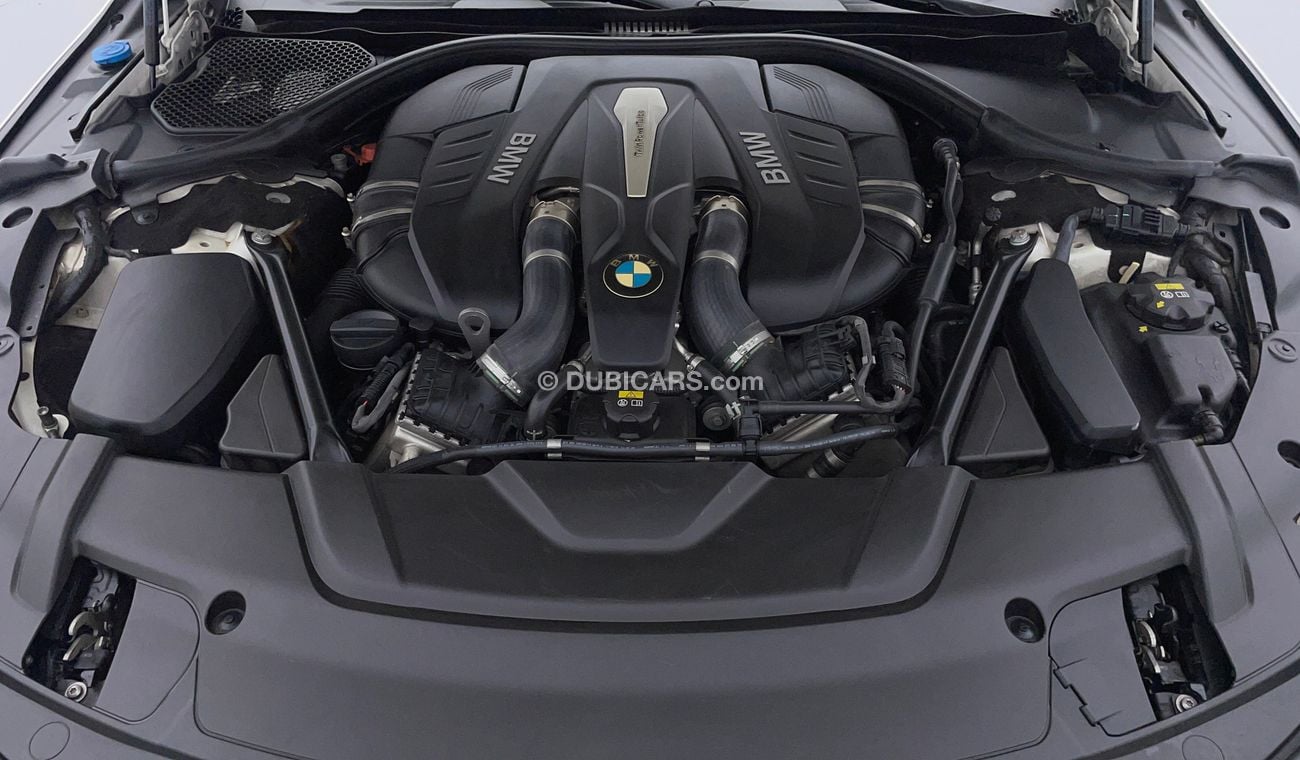 بي أم دبليو 750Li LUXURY 4.4 | بدون دفعة مقدمة | اختبار قيادة مجاني للمنزل