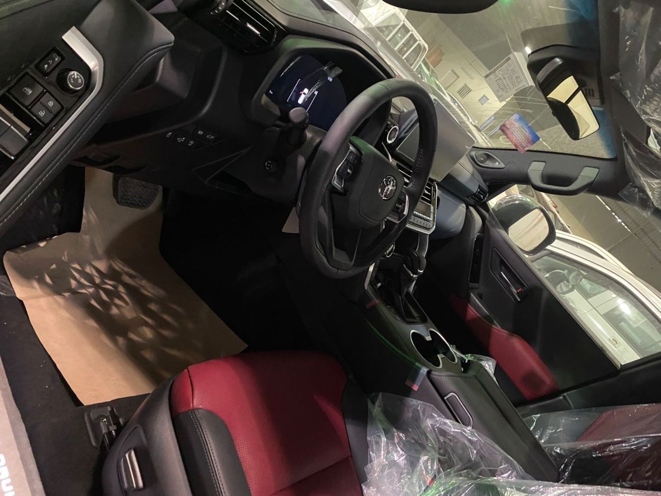 Toyota Land Cruiser VXR 3.5L FULL OPTION