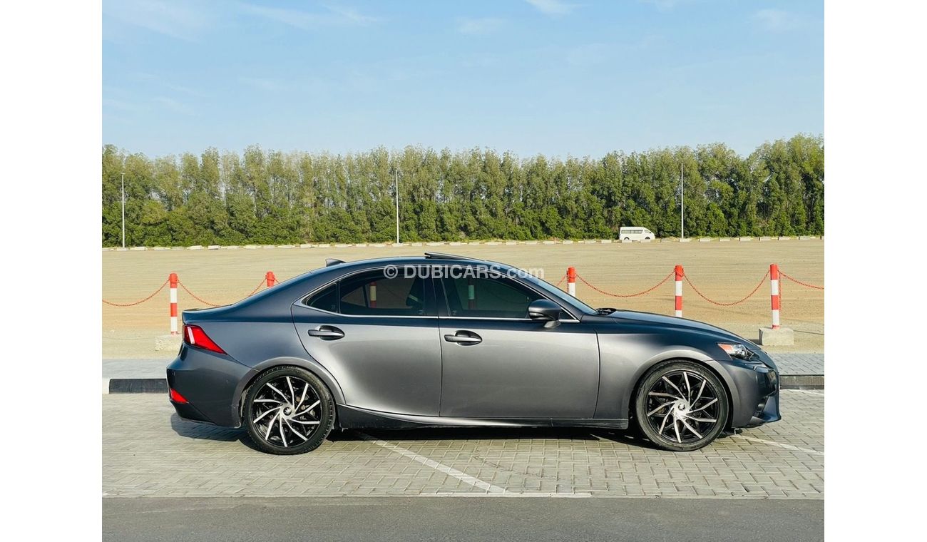 Used Lexus IS250 Premier 2014 for sale in Sharjah 621309