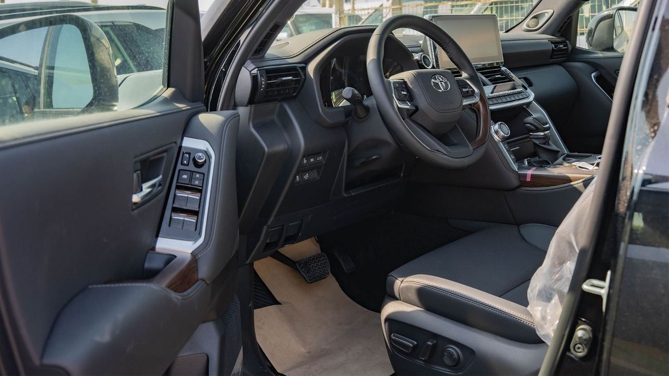 Toyota Land Cruiser 2026 Toyota Land Cruiser 300 GXR 3.3L Twin Turbo Diesel AT (Black)