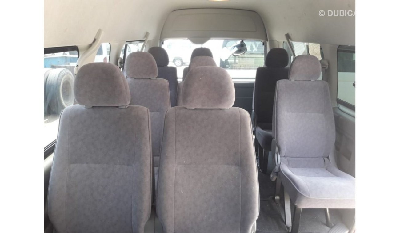 تويوتا هاياس Hiace Commuter RIGHT HAND DRIVE (Stock no PM 695 )