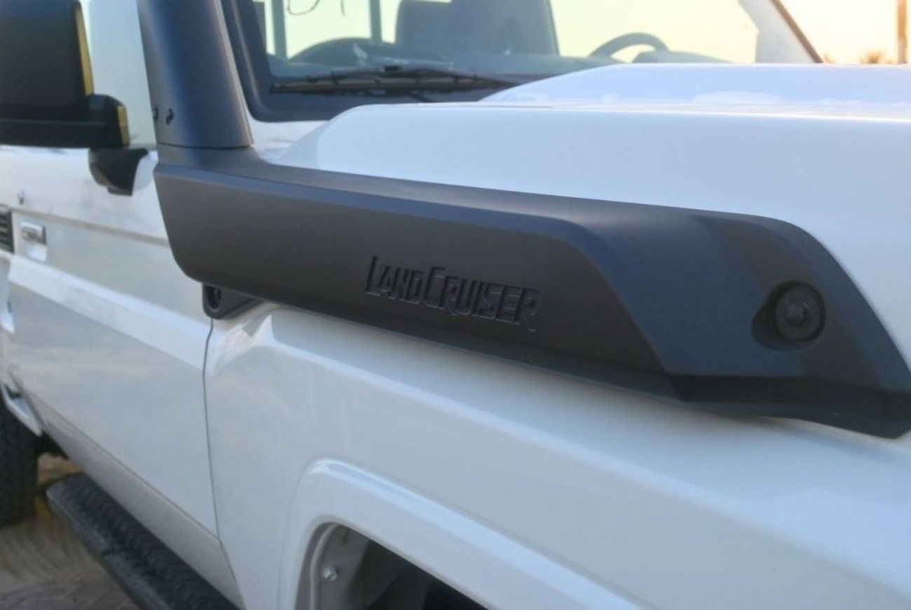 تويوتا لاند كروزر بيك آب Toyota Land Cruiser Pick Up 2024Toyota LC 79 Single Cabin Pick Up 4.2L Diesel, Manual, White