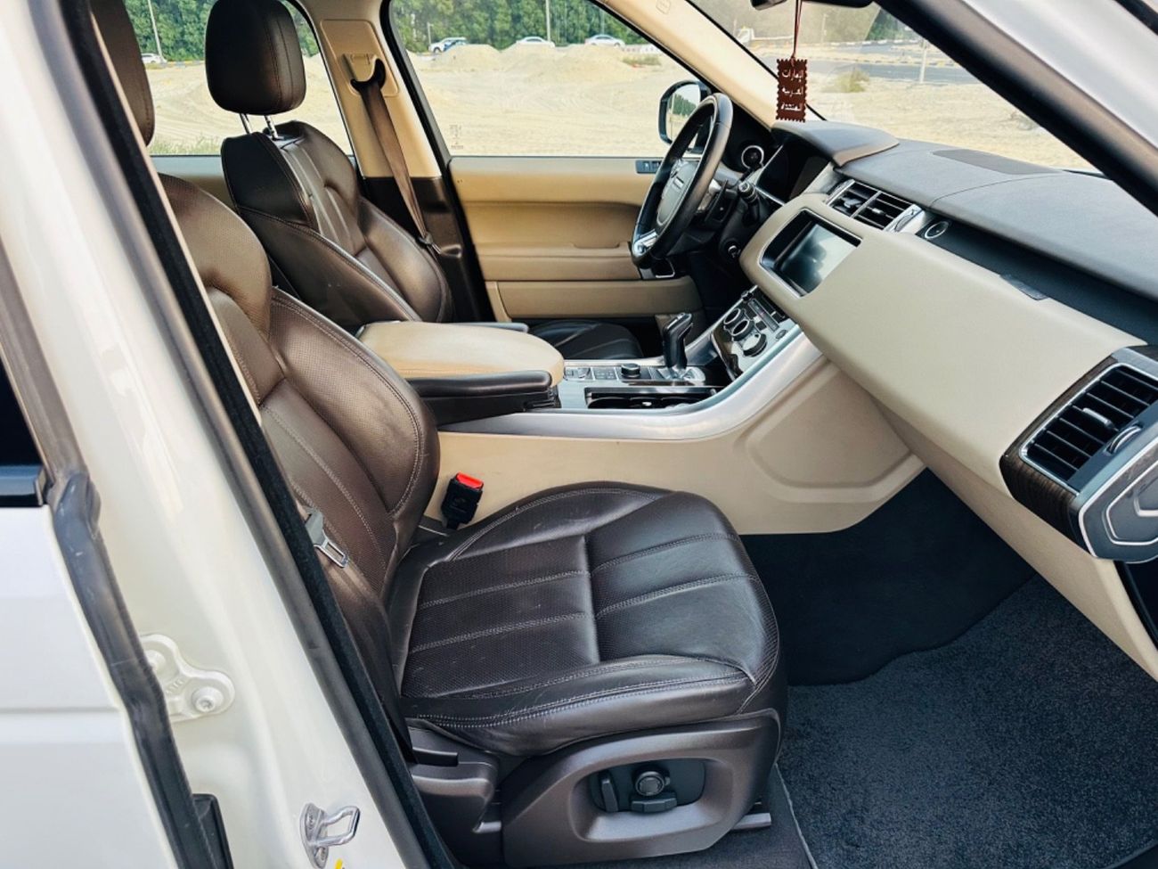 Land Rover Range Rover Sport MODEL 2017 GCC CAR PERFECT CONDITION INSIDE AND OUTSIDE FULL OPTION PANORAMIC ROOF LEATHER SEATS