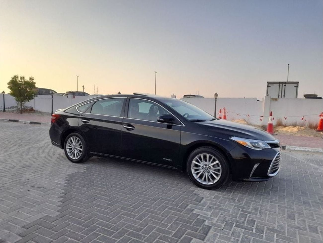 تويوتا افالون Toyota Avalon 2018 limited Hybrid