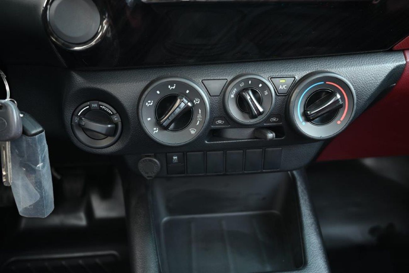 Toyota Hilux Single Cab 2.4L Manual