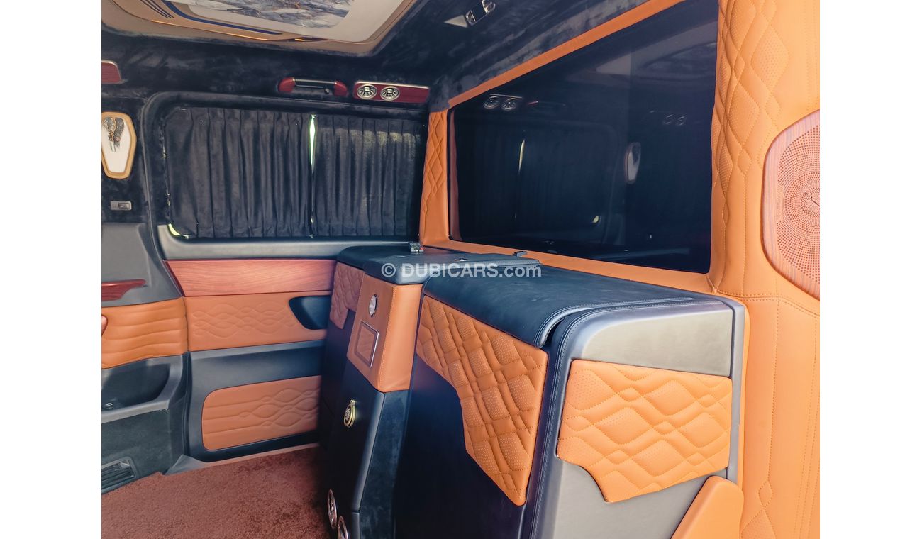 Mercedes-Benz V 250 VIANO  2.0L PETROL, I4 TURBO / FRONT POWER SEATS /  LEATHER SEATS (LOT # 33139)