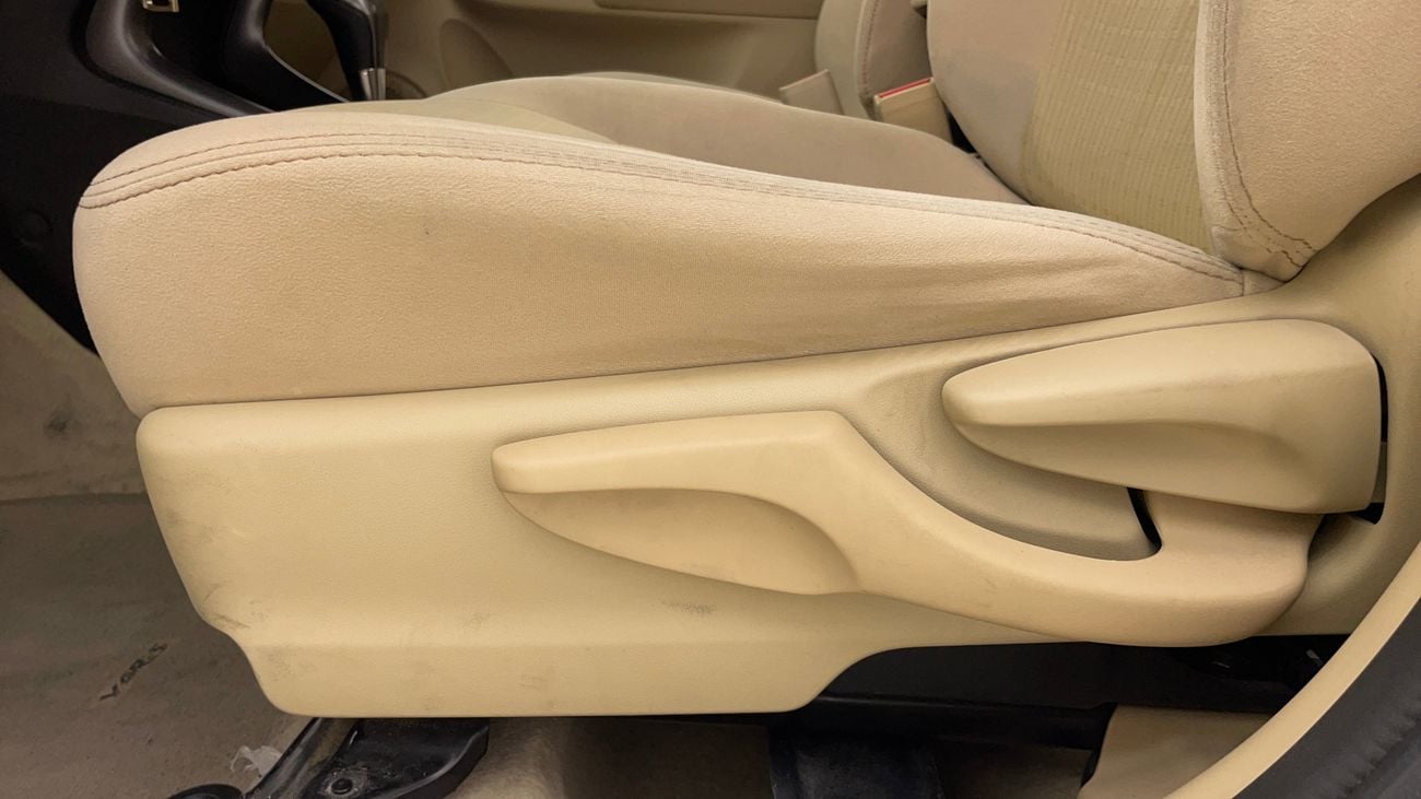 تويوتا يارس E 1.5 | بدون دفعة مقدمة | اختبار القيادة في المنزل