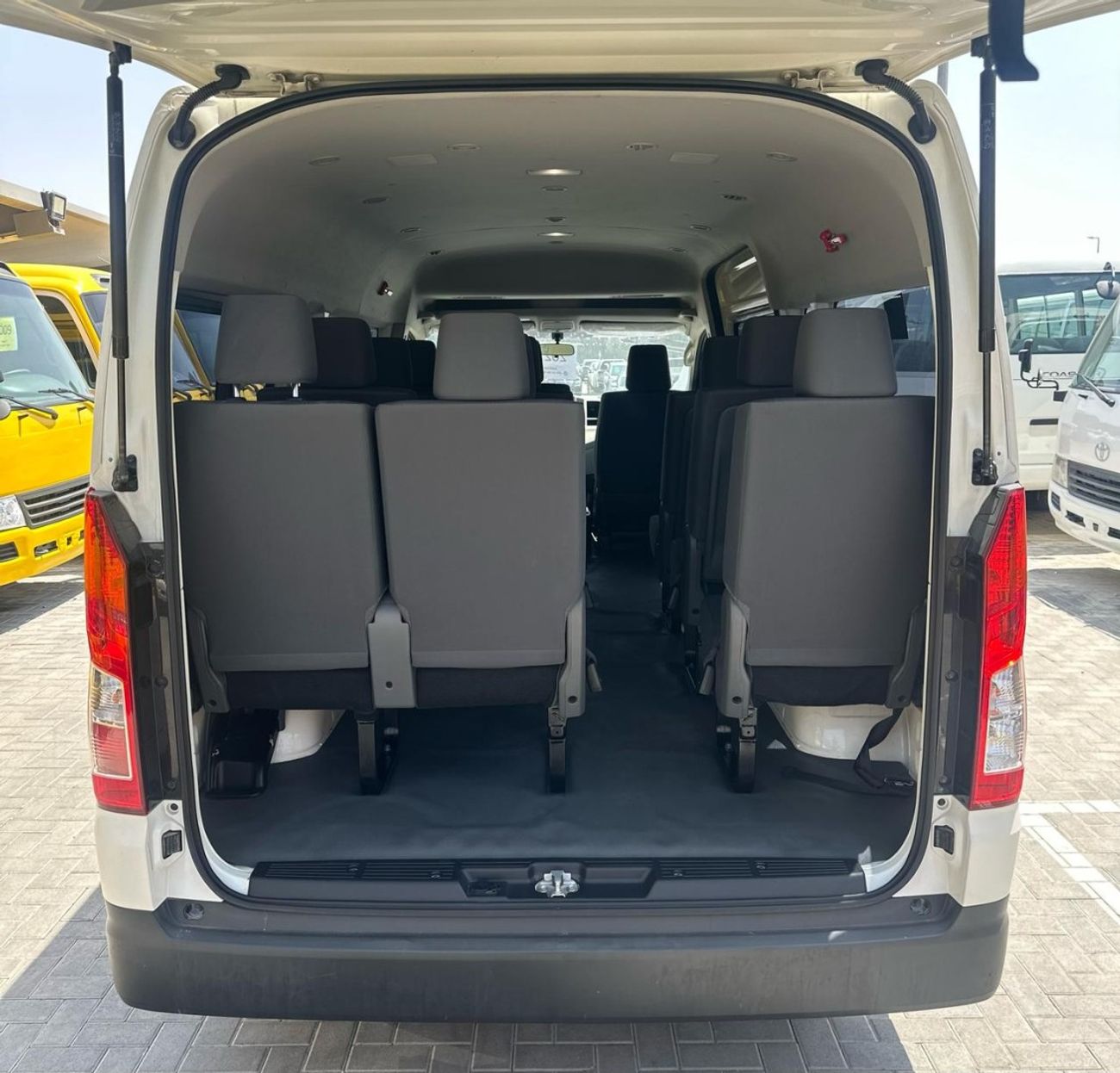 تويوتا هاياس GL -High Roof Commuter 3.5L M/T