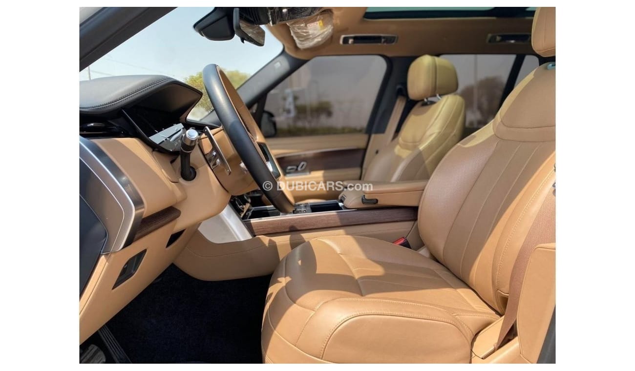 لاند روفر رينج روفر GCC SPEC UNDER WARRANTY AND SERVICE