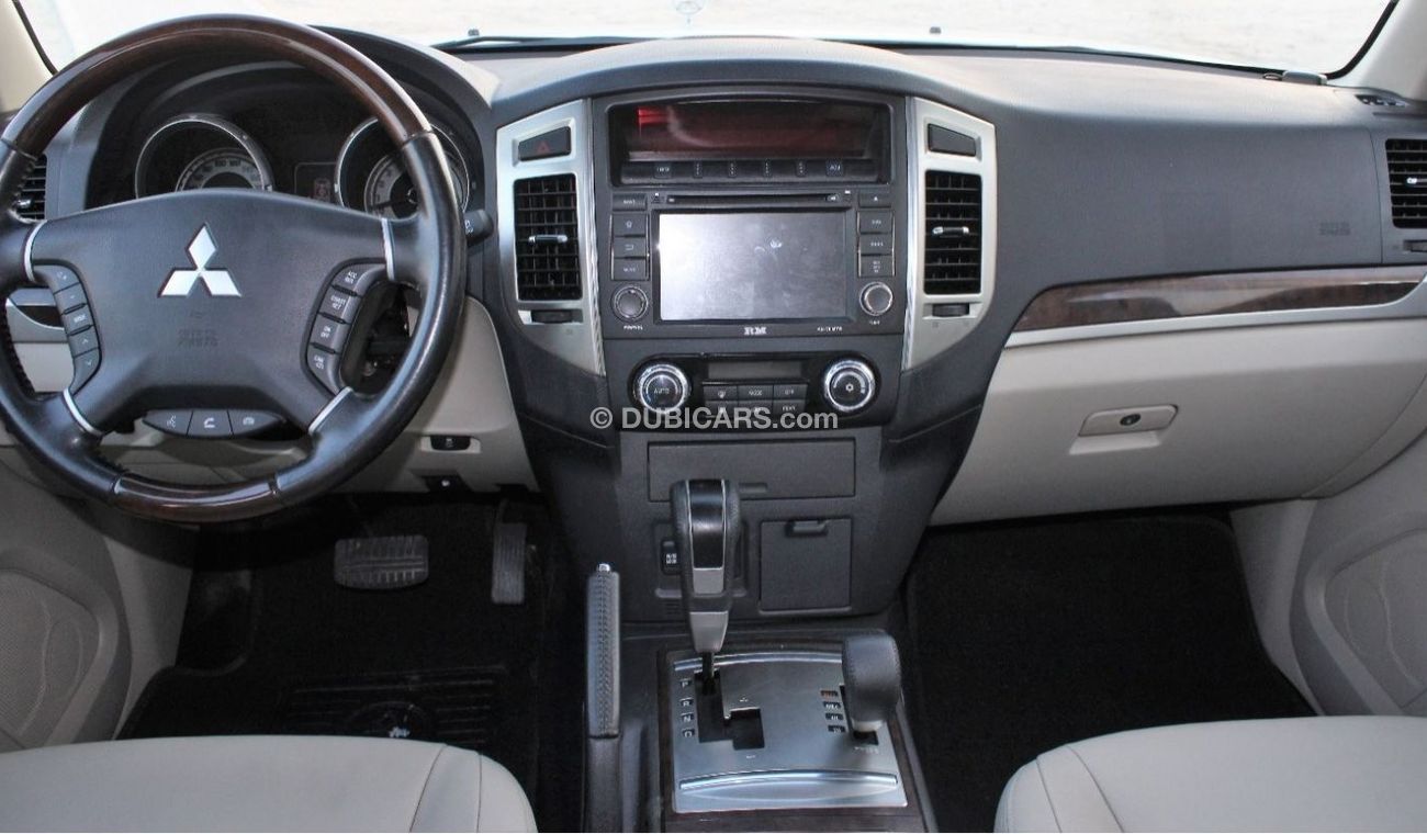 Mitsubishi Pajero Mitsubishi Pajero 2015 GCC Full 3.8 No. 1 without accidents, very clean from inside and outside