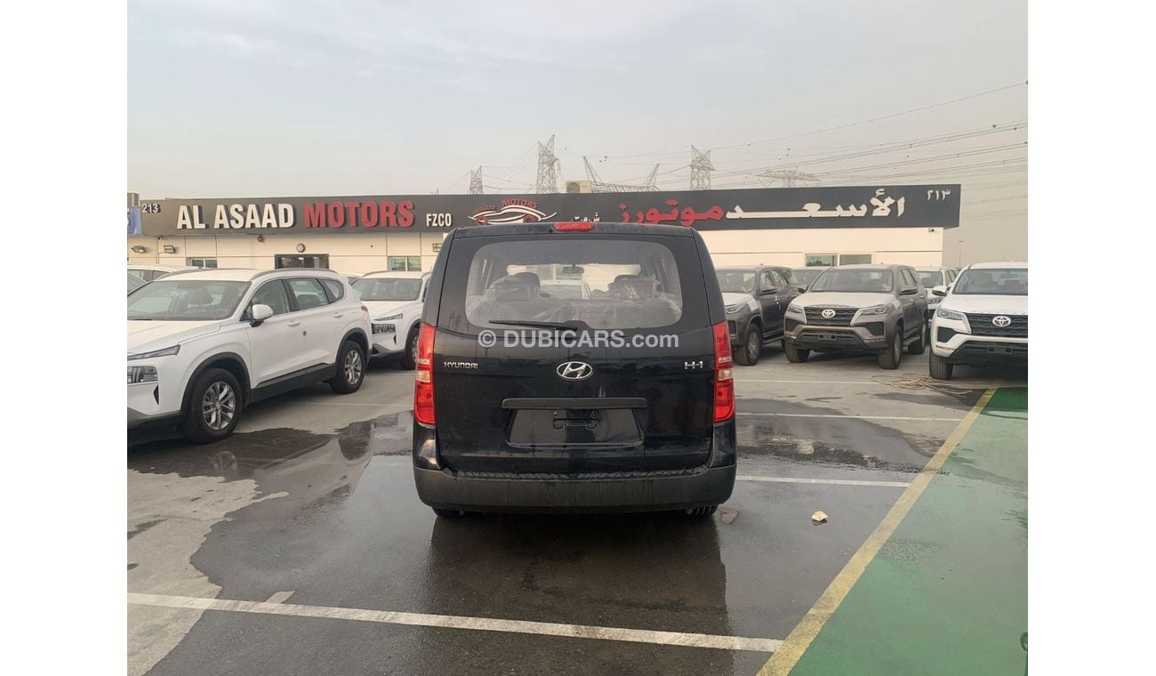 Hyundai H-1 Base