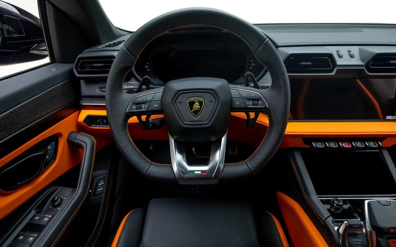 Lamborghini Urus SE - GCC Spec -With Dealer Warranty and Service Contract