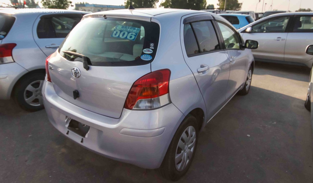 Toyota Vitz 32179