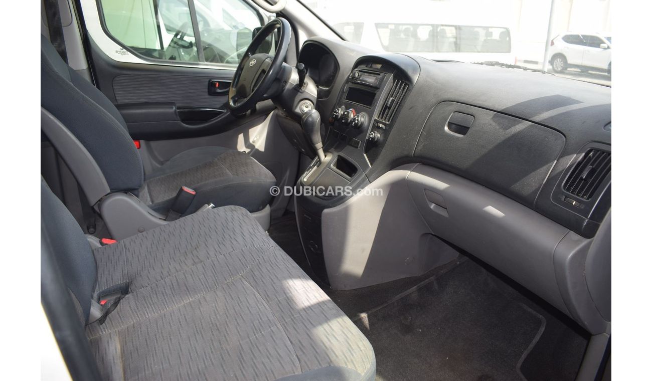 Hyundai H-1 Std Hyundai H-1 van 9 seater , model:2015. Excellent condition