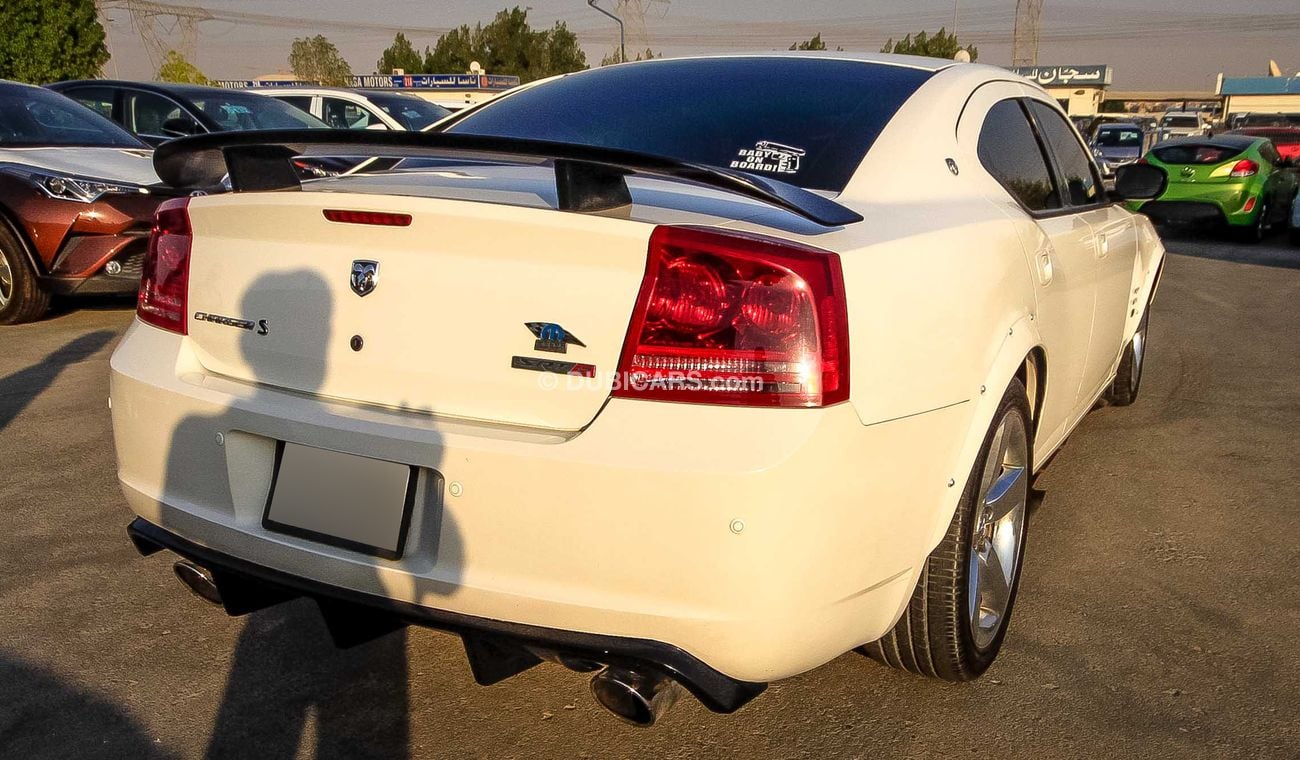 Dodge Charger R/T HEMI 5.7 With SRT8 Body kit