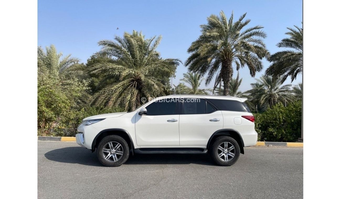 Toyota Fortuner EXR GXR TOYOTA FORTUNER  (GCC  _ SPEC) -  2019- VERY GOOD
