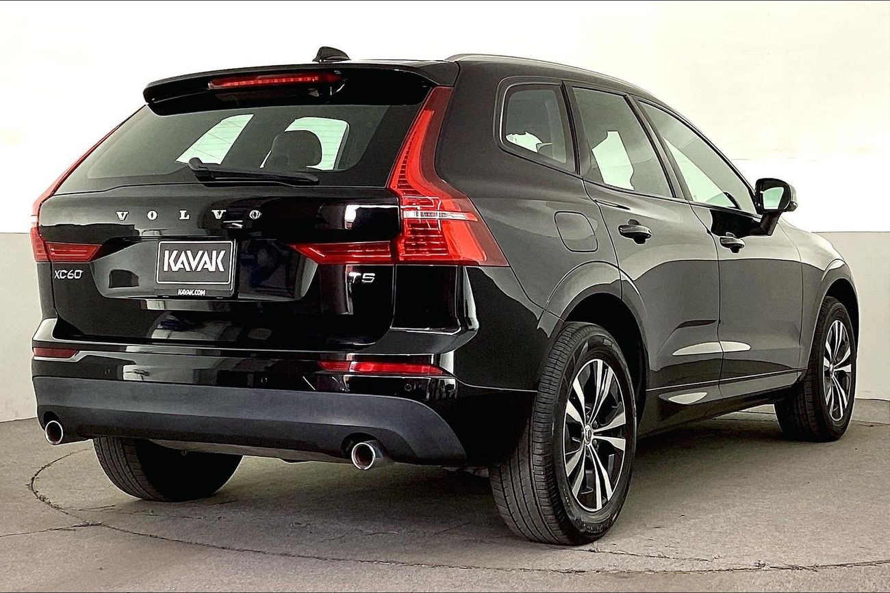 فولفو XC 60 T5 Momentum | National Day Celebration | شامل الضمان | 0 ﺪﻔﻋﺓ ﺃﻮﻟﻯ