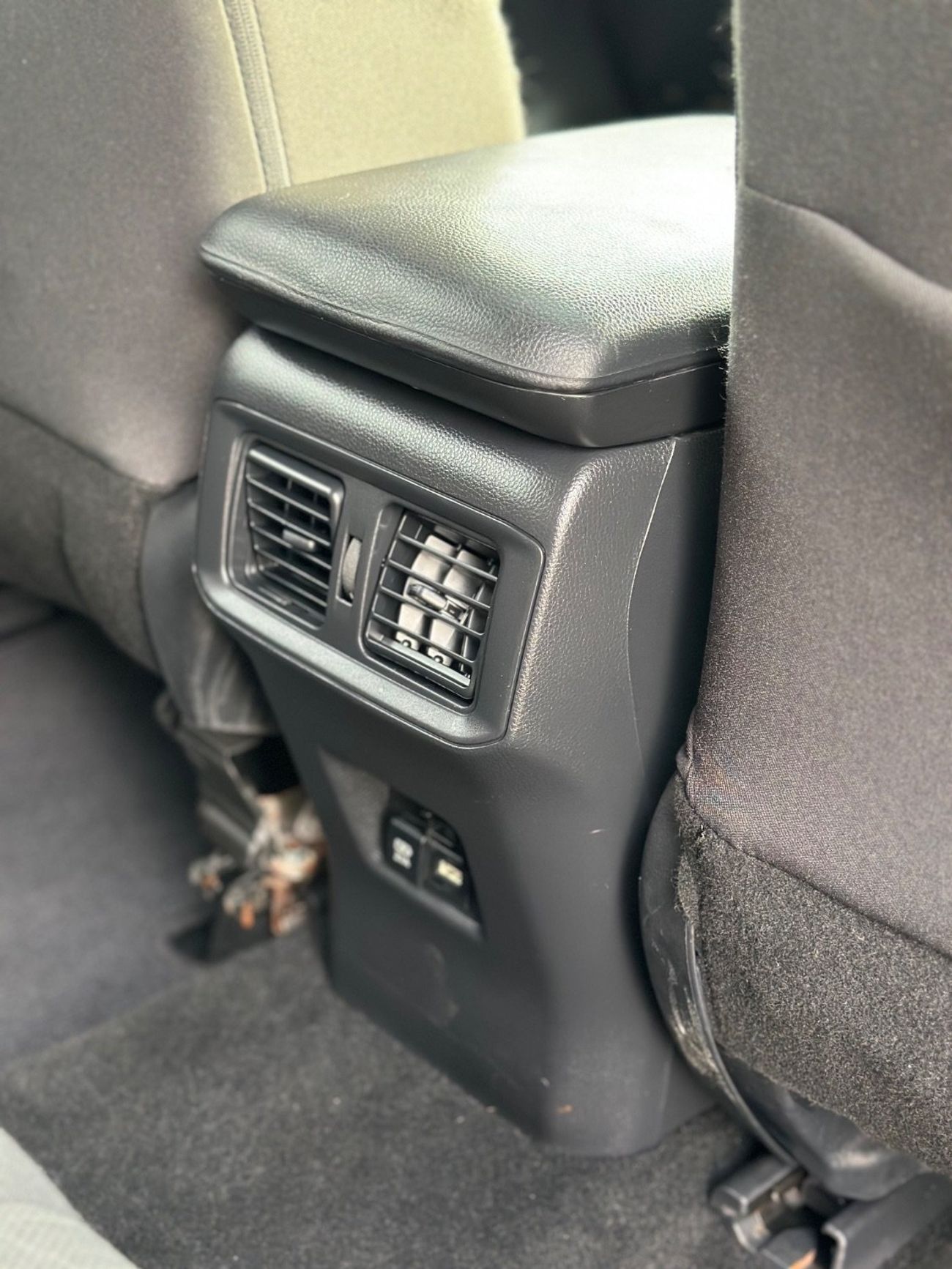 تويوتا راف ٤ XLE Sunroof,push start Full Option