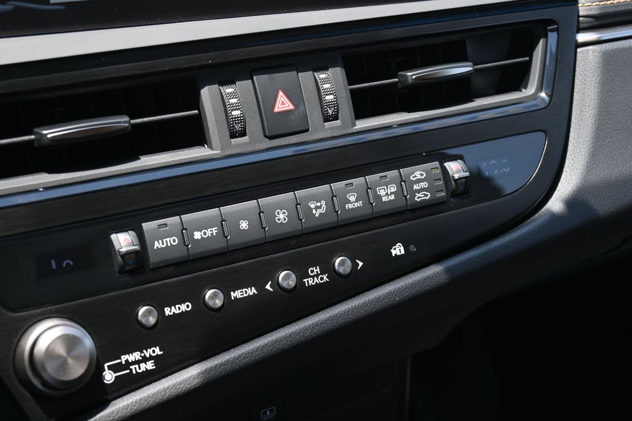 لكزس ES300h PLATINUM Lexus ES300H 2.5L Hybrid, Color White Model 2025