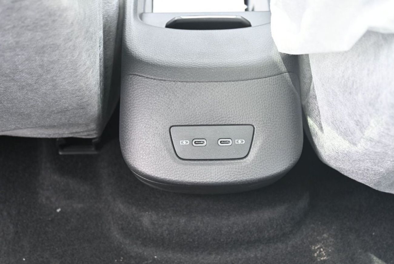 فولكس واجن ID.3 Volkswagen ID 3 PRO, FWD, 5 Doors Electric Engine, 20 inch Alloy wheels, Close Panoramic Roof, Heads