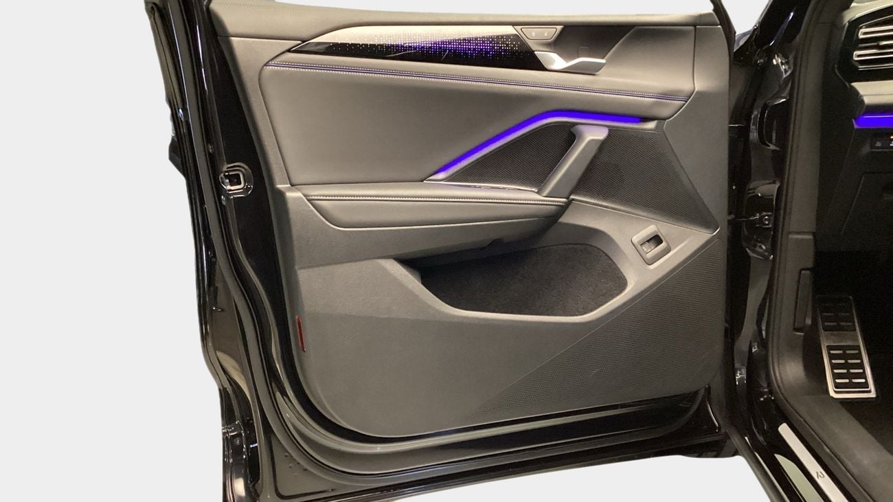 فولكس واجن تيجوان R-Line | شامل الضمان | 0 ﺪﻔﻋﺓ ﺃﻮﻟﻯ