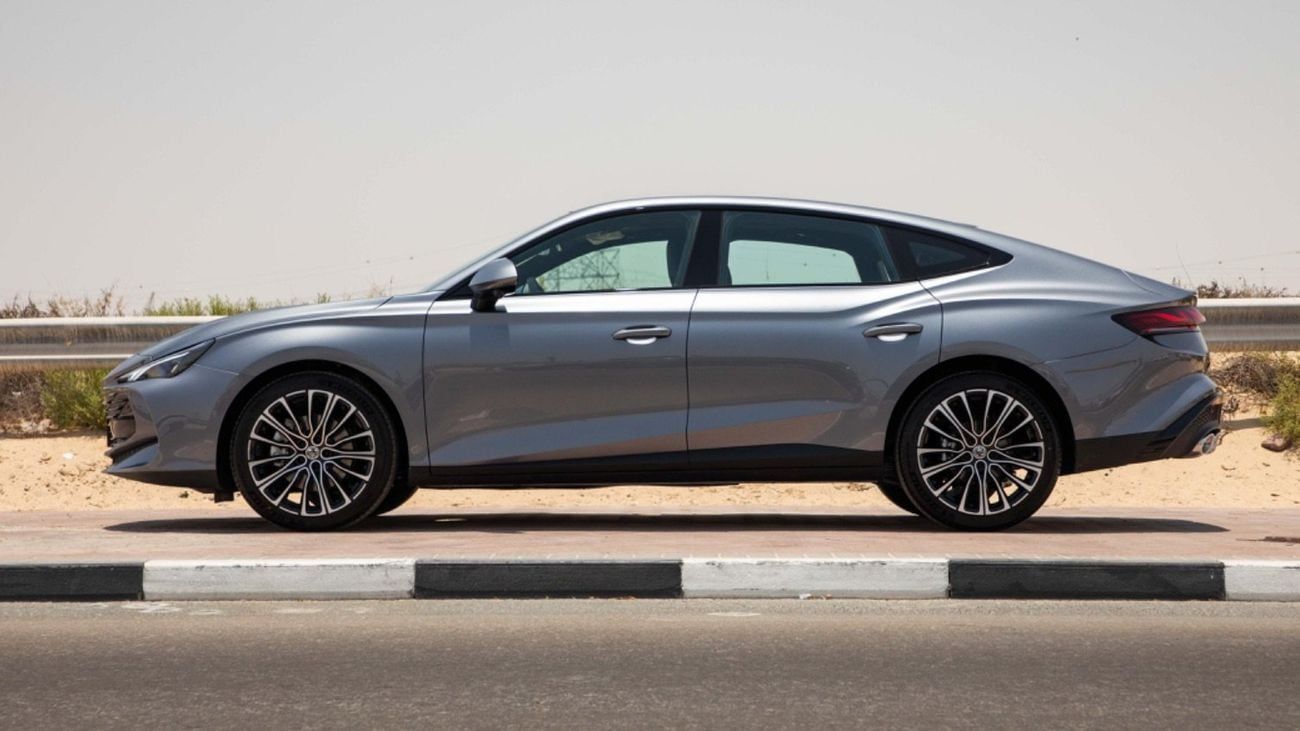 MG 7 MG7 DCT ELEGANCE EDITION 1.5T   WHITE / GRAY 2025