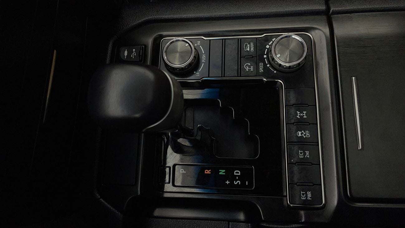 تويوتا لاند كروزر GXR GRAND TOURING 4 | بدون دفعة مقدمة | اختبار القيادة في المنزل