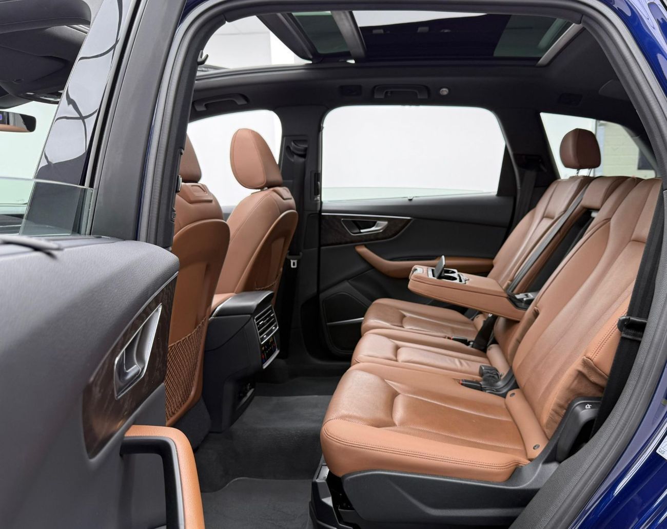 Audi Q7 55 TFSI quattro S-Line 3.0L 2021 Audi Q7 55 TFSI S-Line, 2026 Audi Warranty, 2027 Audi Service Pack,