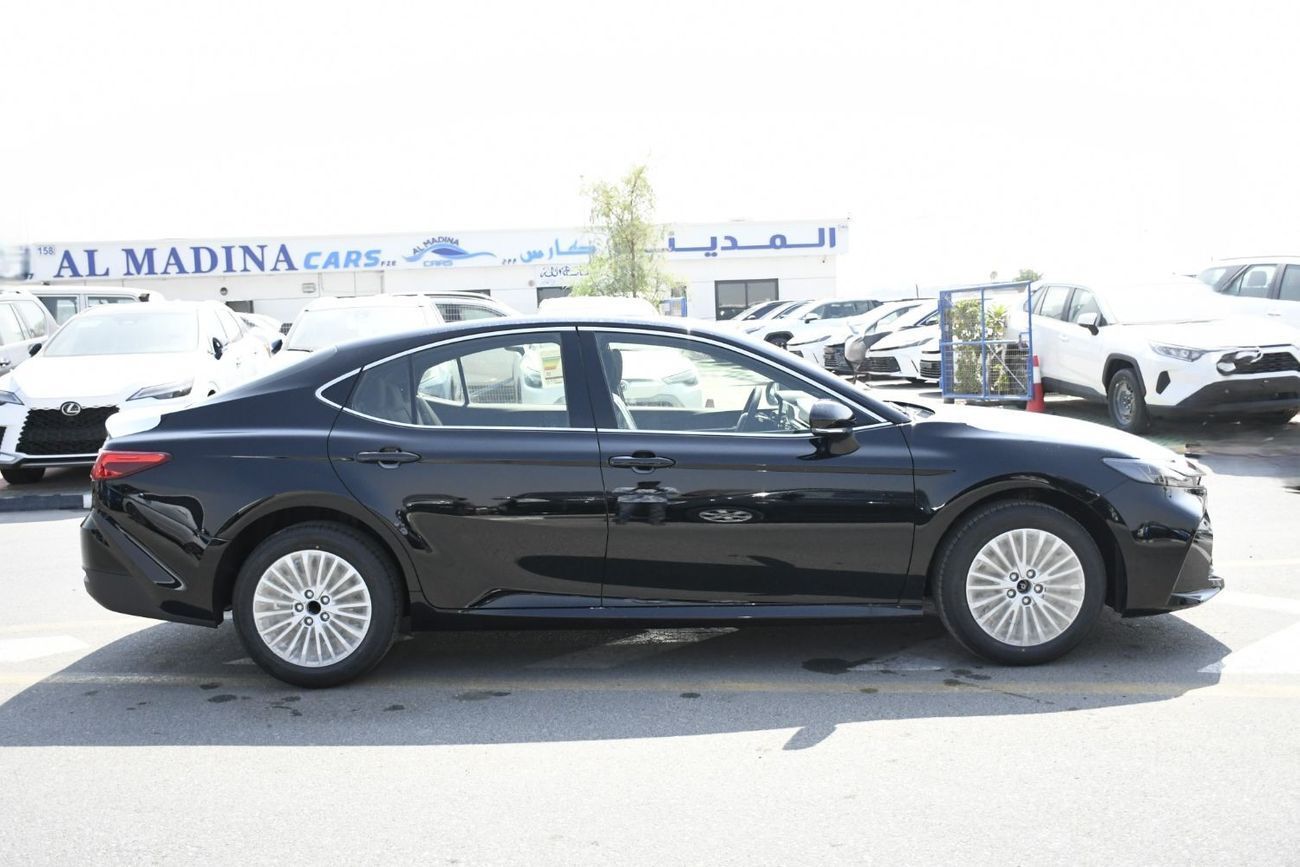 Toyota Camry LE 2.5L with Wireless Charger ( Ready Stock )