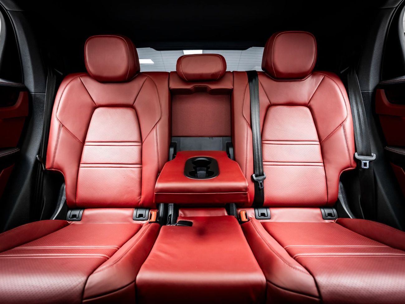 Porsche Cayenne Base Coupe 2023 Porsche Cayenne Coupe, 2026 Porsche Warranty, Full Service History, Low KMs, GCC