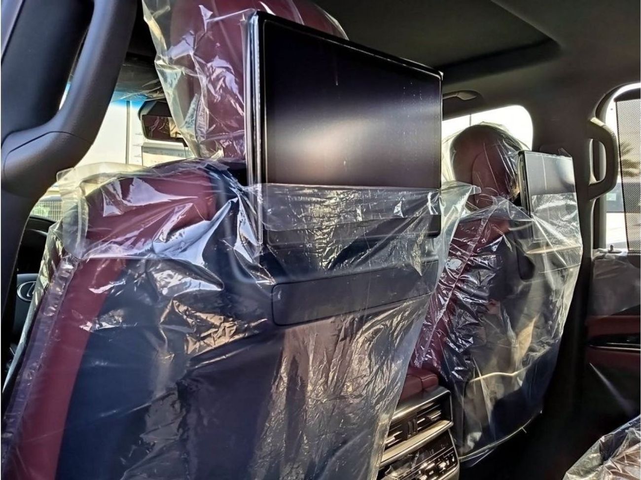 Lexus LX 600 Signature LEXUS LX 600 SIGNTURE BLACK/RED