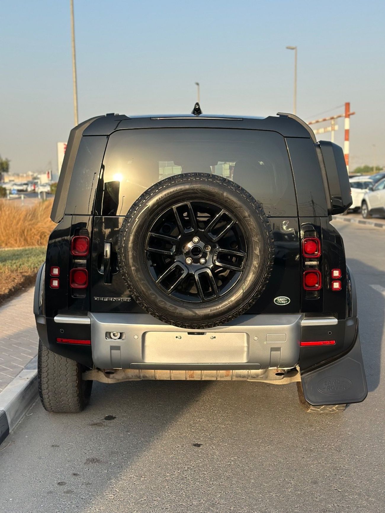Land Rover Defender P300 110 S 2.0L (5 Seater)