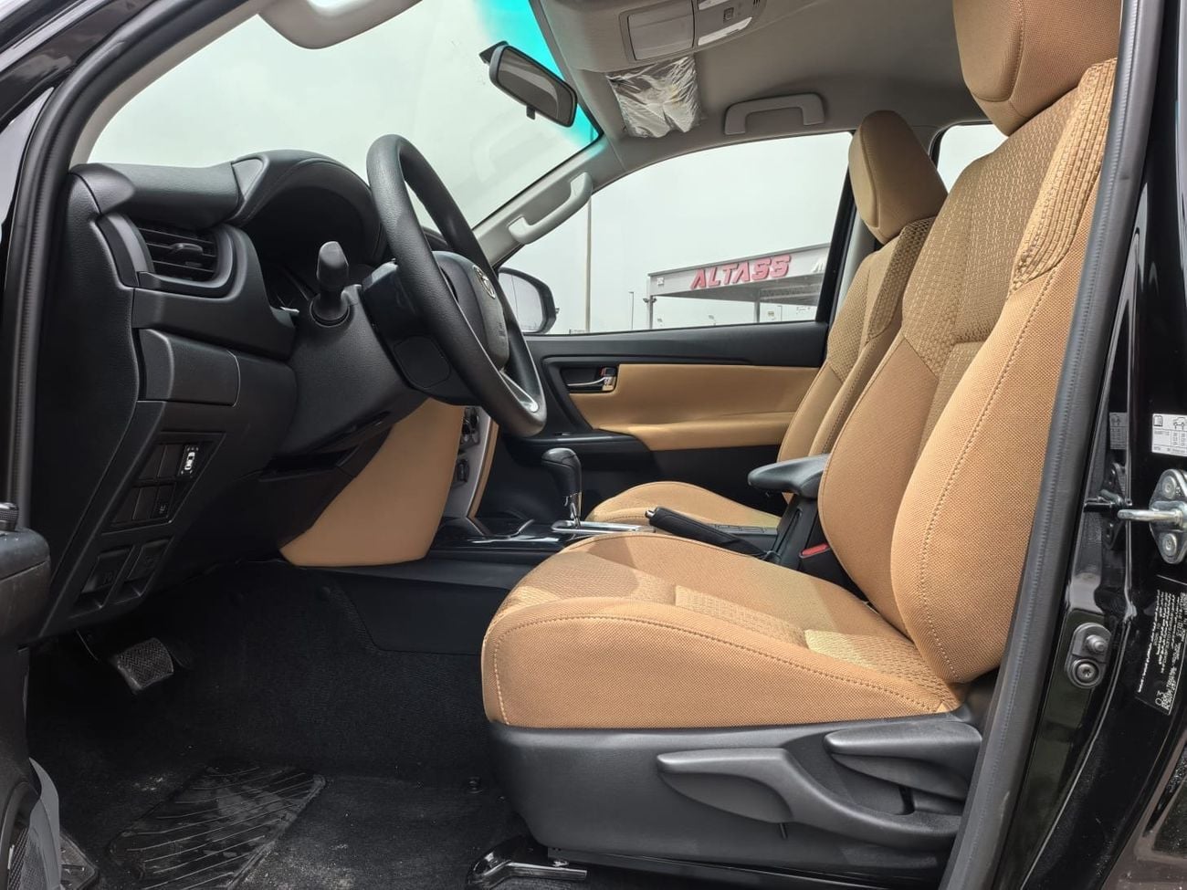 Toyota Fortuner EXR FORTUNER,2.7L,4X4,MANUAL AC,ROOF RACK,REAR VEIW CAMERA,17''AW,A/T,2026MY( FOR EXPORT ONLY)