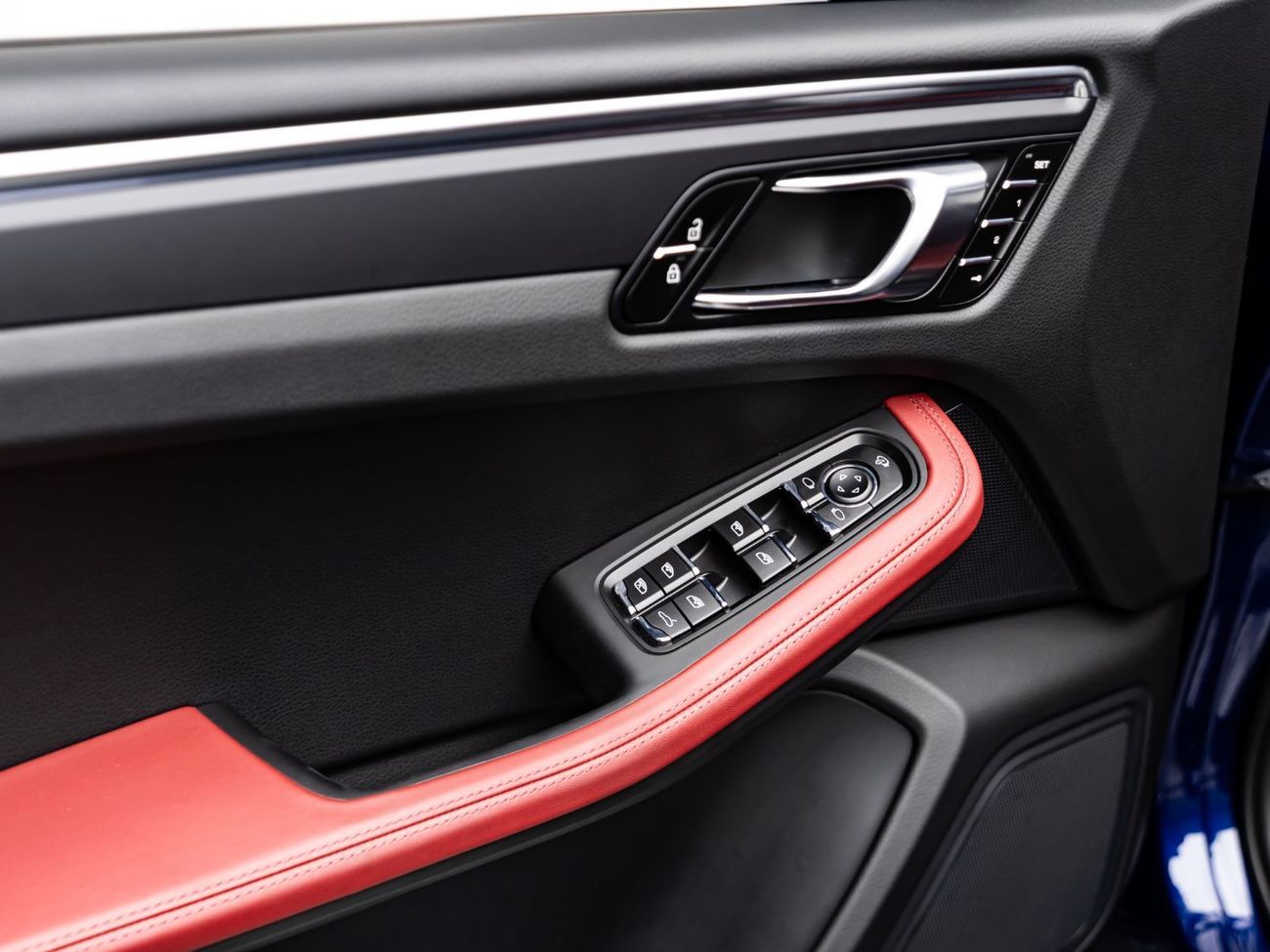 بورش ماكان Base