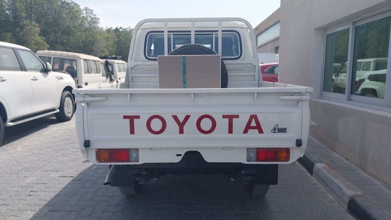Toyota Land Cruiser Pick Up LC 79 Double Cab 2.8L Manual Turbo Diesel I 2025 I 0 KM I With Warranty