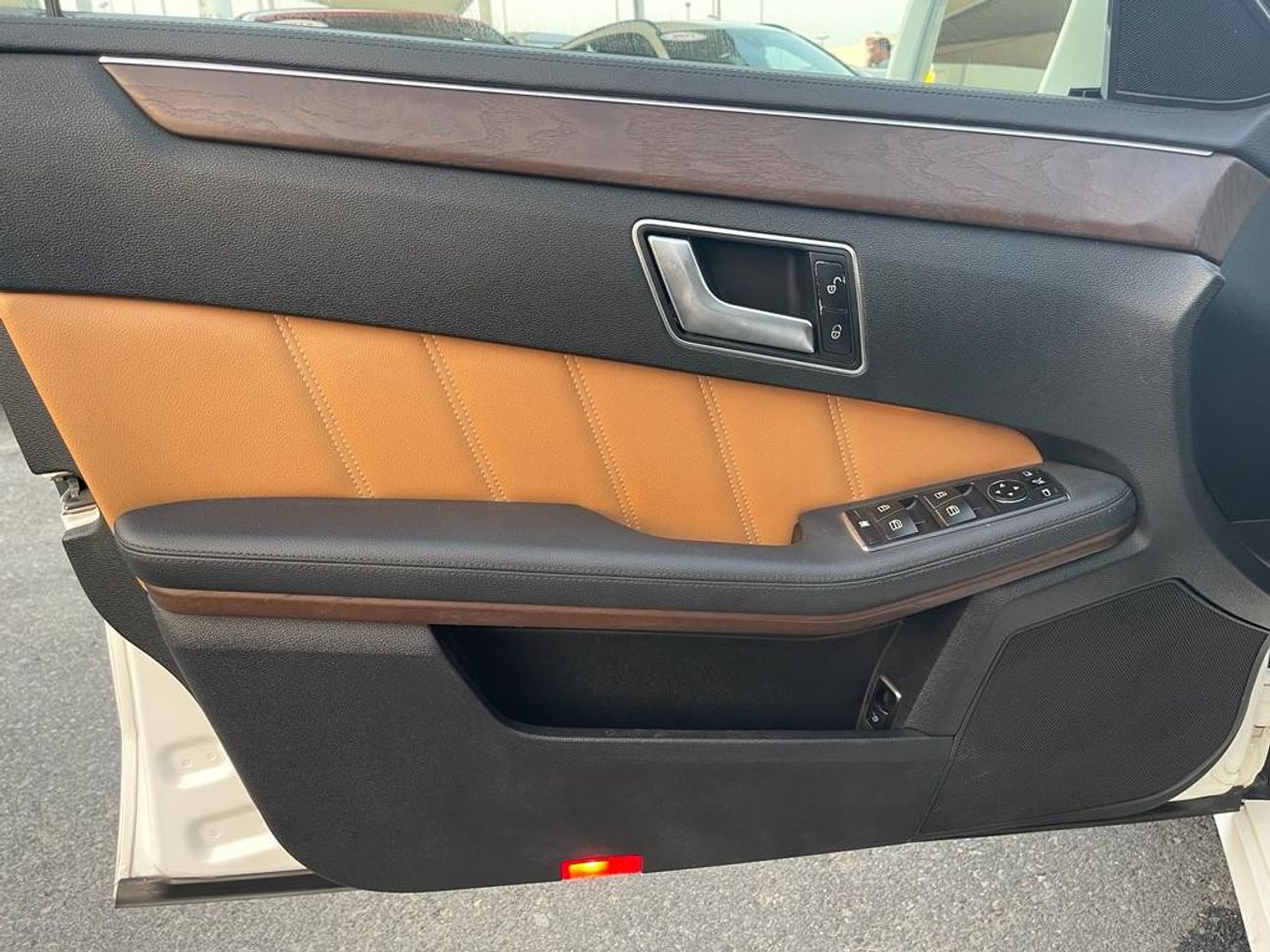 Mercedes-Benz E300 Avantgarde Mercedes E300 AMG_Gulf_2013_excellent condition_Full option