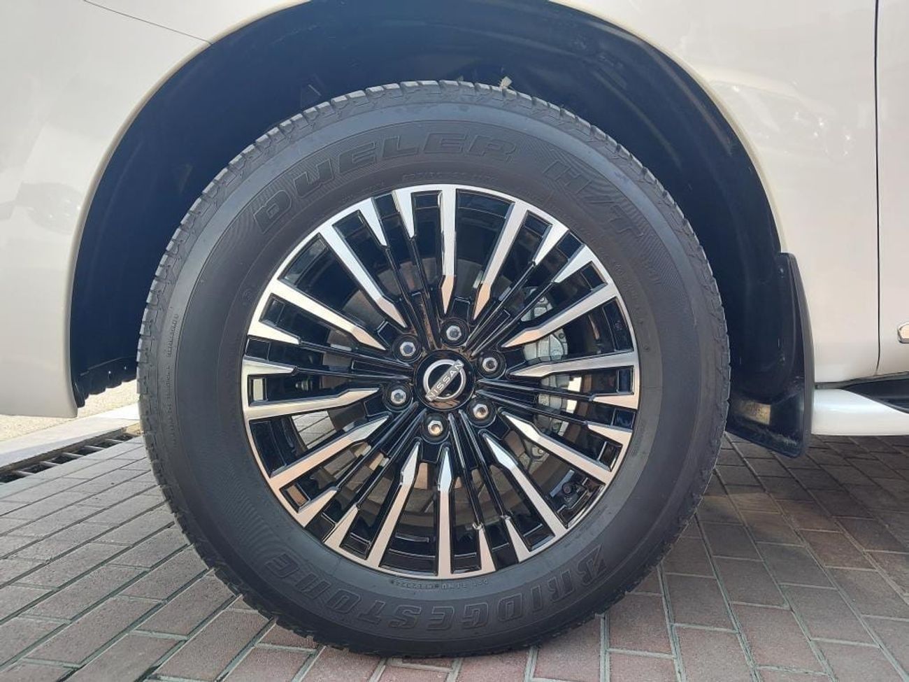 Nissan Patrol NISSAN PATROL LE PLATINUM V8 5YEARS WARRANTY FROM AL ROSTAMANI CONTRACT SERVICE UNTIL 30000 KM