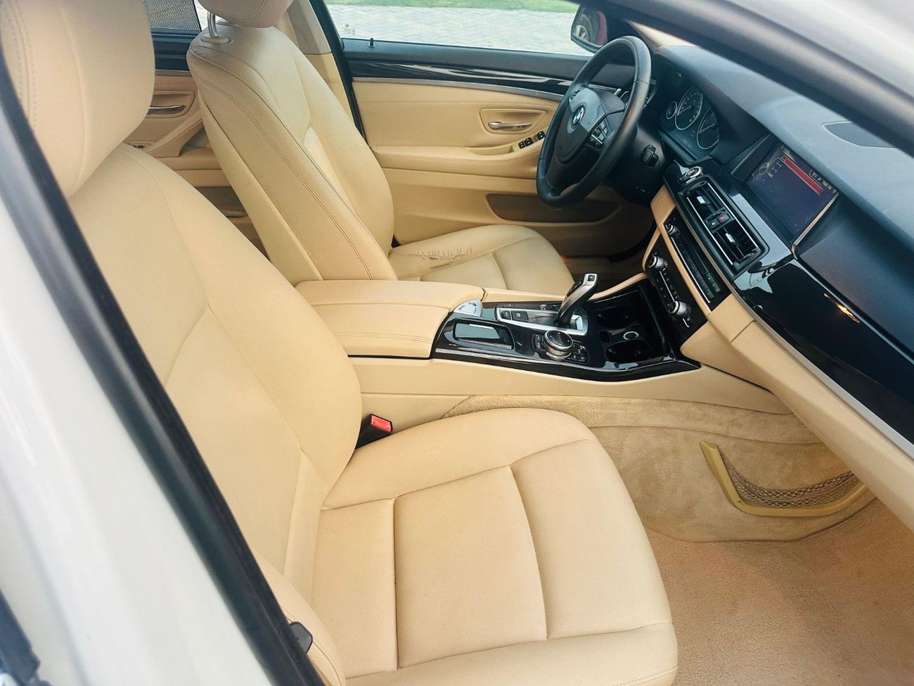 بي أم دبليو 520i