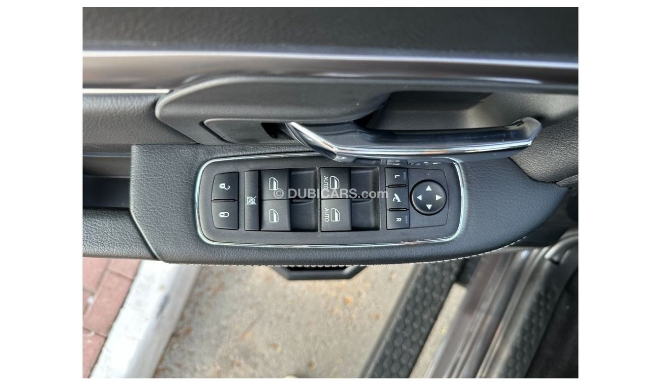 RAM 1500 RAM 1500 Classec 2023 HEMI ( Export price )