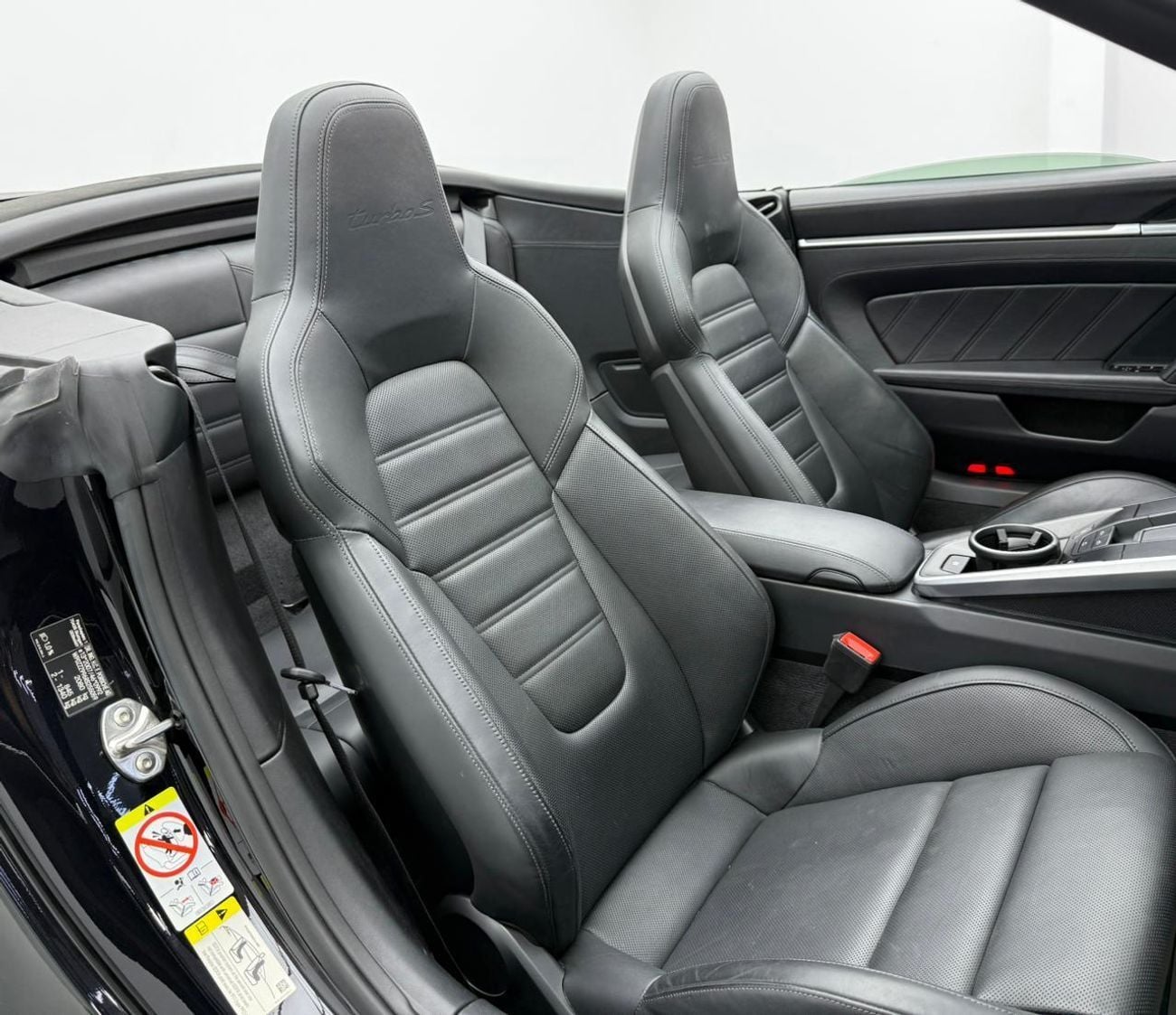 Porsche 911 Turbo S 3.8L (640 HP) Convertible 2024 Porsche 911 Turbo S, 2029 Porsche Warranty + Service Pack, Ve