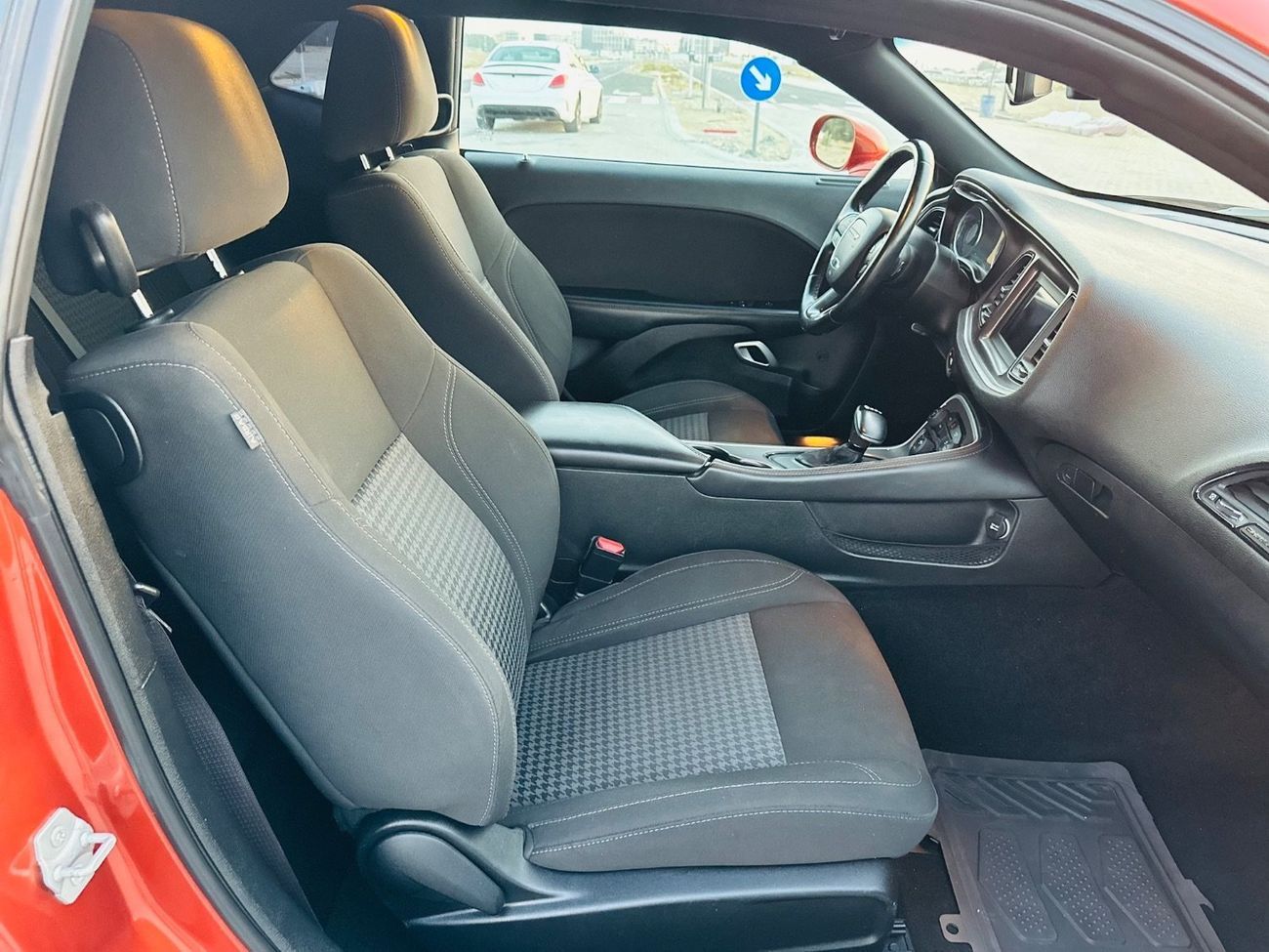 Dodge Challenger SXT Plus 3.6L